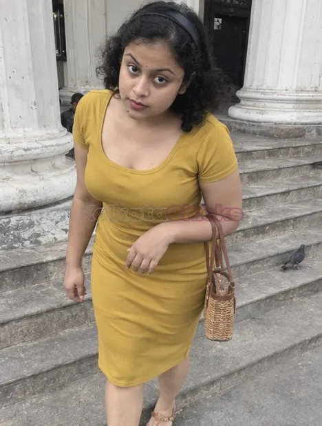 Hony, escort in New Alipore, Kolkata - photo 1 of 4